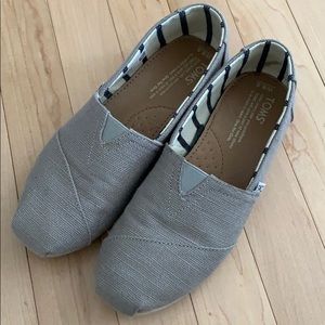 Tom’s Women’s Shoes (6.5)